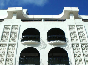 Holland House Beach Hotel