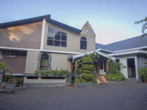 Capital O 23718 Sood Garden Retreat