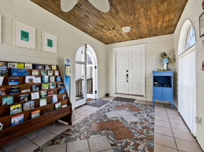 The Kenwood Gables Boutique Bed & Breakfast
