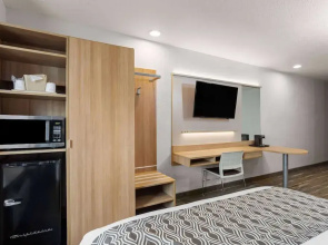 Microtel Inns And Suites Zephyrhills