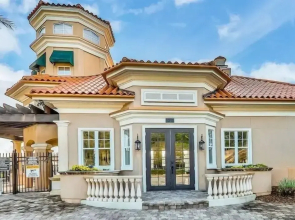 Exquisite Waterfront Retreat - Pet Friendly by RedAwning