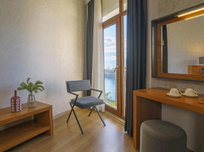 Qinn Hotel