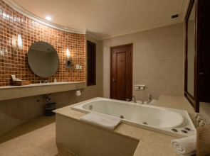 Sunrise Nha Trang Beach Hotel & Spa