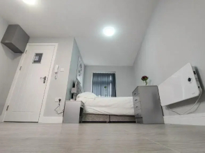 Charming Accommodation Close to Birmingham