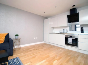 The View - LONG STAY OFFER - Modern Central Apartment and Parking by CTO Serviced Apartments