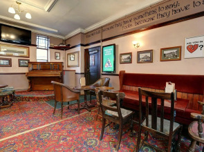 PubLove @ The Steam Engine - Hostel