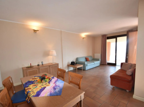 Lakeview apartment in Oggebbio with swimming pool