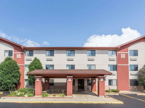 Super 8 St. Charles