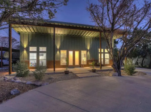 Serene Getaway Nestled in the Tx Hill Country!
