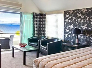 Baywater Lakeview Motel