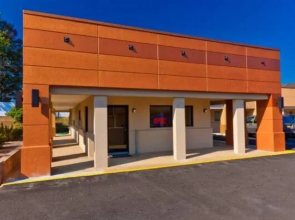 Westwood Motor Lodge