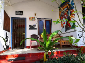 Star Rest Surf Camp Arugambay