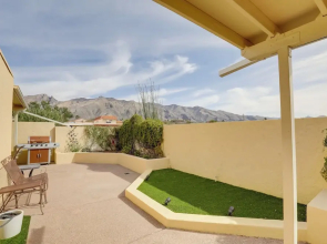 Tucson Townhome w/ Private Patio & Mtn Views!