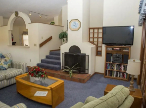 Claremont Holiday Home