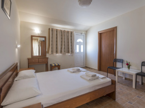 Mammis Beach Hotel