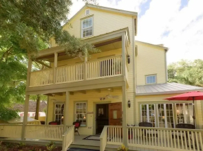 Agustin Inn