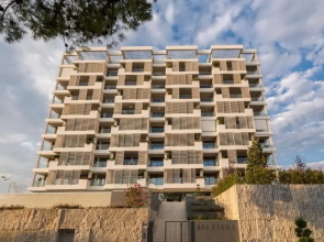 The Majestic Bel Etage Upscale Apartment with Pool