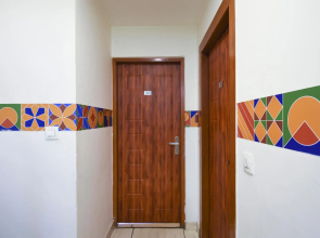 Capital O 69427 Hotel Golden Palm