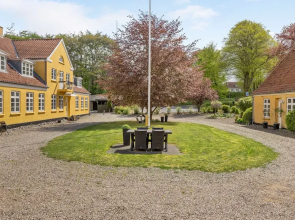 Apartment 2 bedroom with lake view