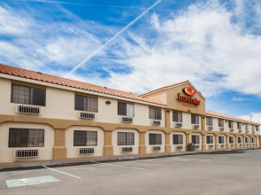 Econo Lodge Inn & Suites El Paso West