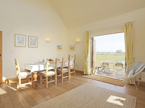 Stylish Holiday Home in Woodbridge With Garden