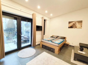 Cozy Apartment with Free Parking