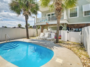 Walk to Ocean & Pier: Surfside Beach House w/ Pool