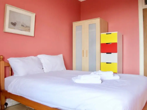 2 Bedroom Flat By The Water Of Leith