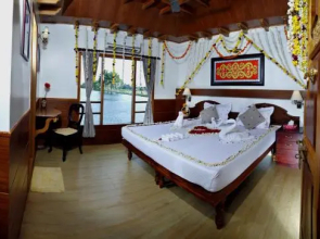 Abad Premium House Boat