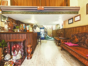 Lucky Ro Hotel & Restaurant