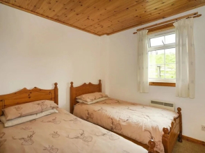 Captivating 2-bed Cottage Near Biggar