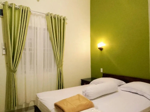RedDoorz near Pantai Pandan Sibolga 2