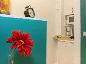 Old Town Studio by MRG