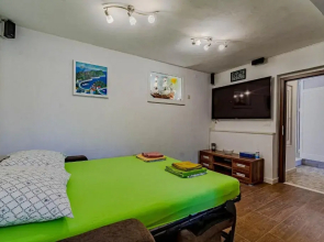 S2 - Modern Studio, Just 50m From the Beach