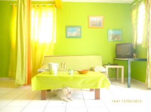 Studio in Marigot, With Wonderful sea View, Enclosed Garden and Wifi