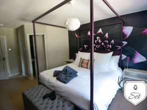 Crazy Fox Hurley Boutique Bed & Breakfast