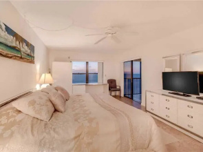 Reflections on the Gulf 504 - Two Bedroom Condo