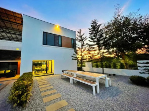 Relax Pool Villa Pranburi