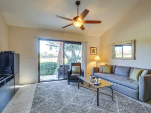 Palm Desert Condo w/ Patio & Golf Course Views!