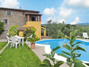 Villa in Vinci With Private Pool & Vineyard Views