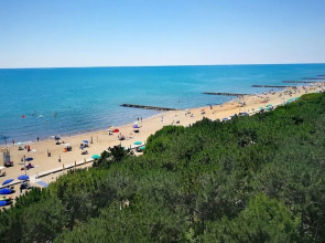 Spacious Flat Near the Beach