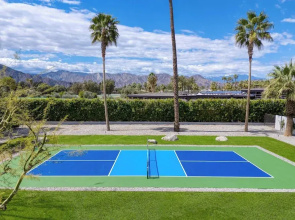 Sleeps 40 3 Luxe Villas Next to Empire Polo Club Putting Green & Pickleball