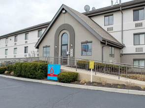 Studio Lodge Springdale Cincinnati