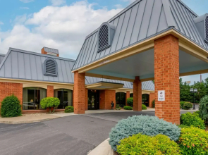 Best Western Staunton Inn