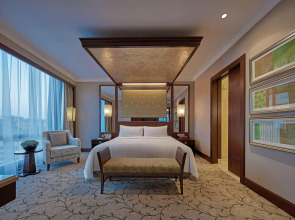 Отель Futian Shangri-La Shenzhen