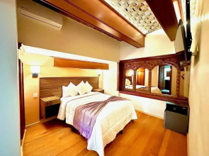 Suites Del Jardin Principal