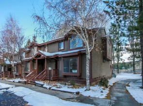 1899- Knotty Pine - Big Bear Lake Retreat 3 Bedroom Home by RedAwning