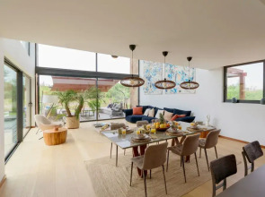 Troya Regal Villa By Cadenzalux