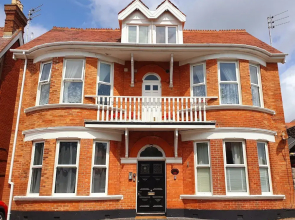 Charming 2-bed Apartment in Bournemouth