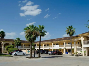 Texas Inn and Suites City Center at University Dr.